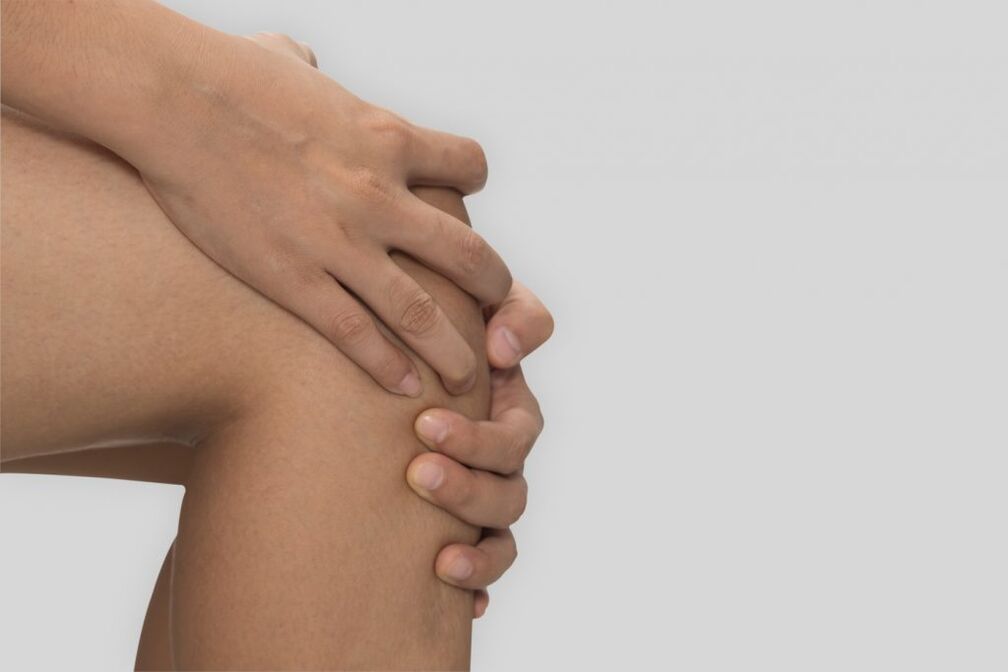 Остеоартрит на колянната става, придружен от ограничено движение и болка в коляното